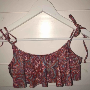  - bikini från H&M, använd ca 2 gånger. 20kr per del, 30kr tillsammans! Frakten ingår inte i priset