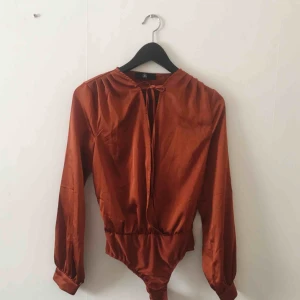  - Jättefin blus från Missguided! Aldrig använd! ✨