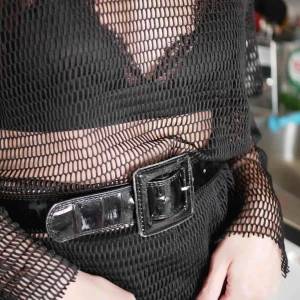  - Snyggt vintagebälte i trendigt lackmaterial!