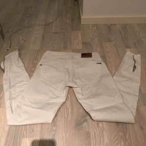  - Sophie skinny crop jeans, Tommy Hilfiger. Oanvända. Dragkedja vid benslut