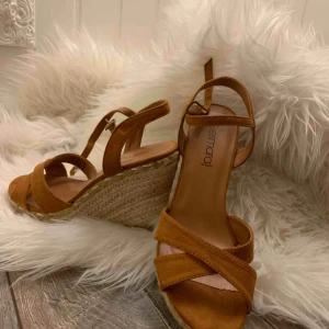  - Underbart fina klackskor från esmeralda