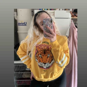  - Jag säljer denna coola och supersnygga tröja för endast 99 kr + frakt. Använd en gång 