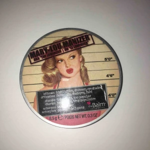  - Mary-Lou manazier, SJUKTBRA highlighter, har en till av denna hemma så använder aldrig denna🤷🏼‍♀️💋