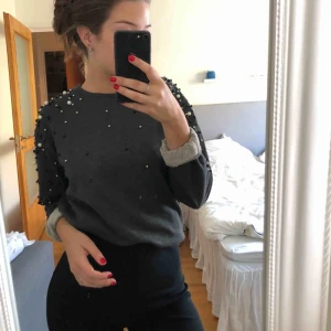  - Superfin tröja med pärlor, använd få gånger! 