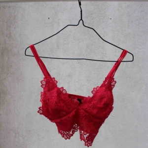  - ❤️ Hot pink topp / bh i spets från BIKBOK ❤️   FRI FRAKT