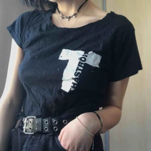  - Thåström t-shirt i strl S. Frakt ingår i priset✨