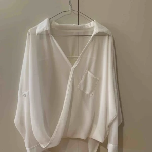 Topp - Topp i storlek m, fin skick, finns i Odenplan Stockholm, 