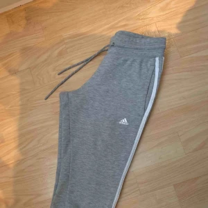 - Snygga mjukis från Adidas, passar xxs/xs