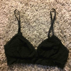  - Bh utan bygel från H&M. Säljer pågrund av köpt fel strl. Köparen står för frakt på 18kr