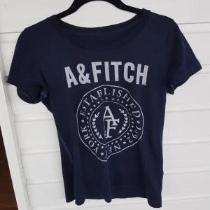  - Oanvänd A&F t-shirt köpt i USA