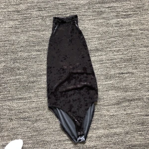  - Body från Forever 21.            Frakten är inräknad i priset. 