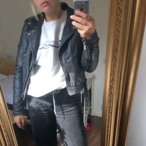  - Kenza by jofama skinnjacka! Rockig modell. Använd 5gånger max!! 