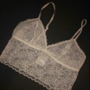  - Jättesöt brallette från H&M, köpt här på plick (men den är aldrig använd). Tyvärr var den för liten för mig  :( frakt = 20 kr