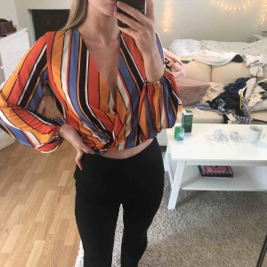  - Tröja från gina! Köparen står för frakt!