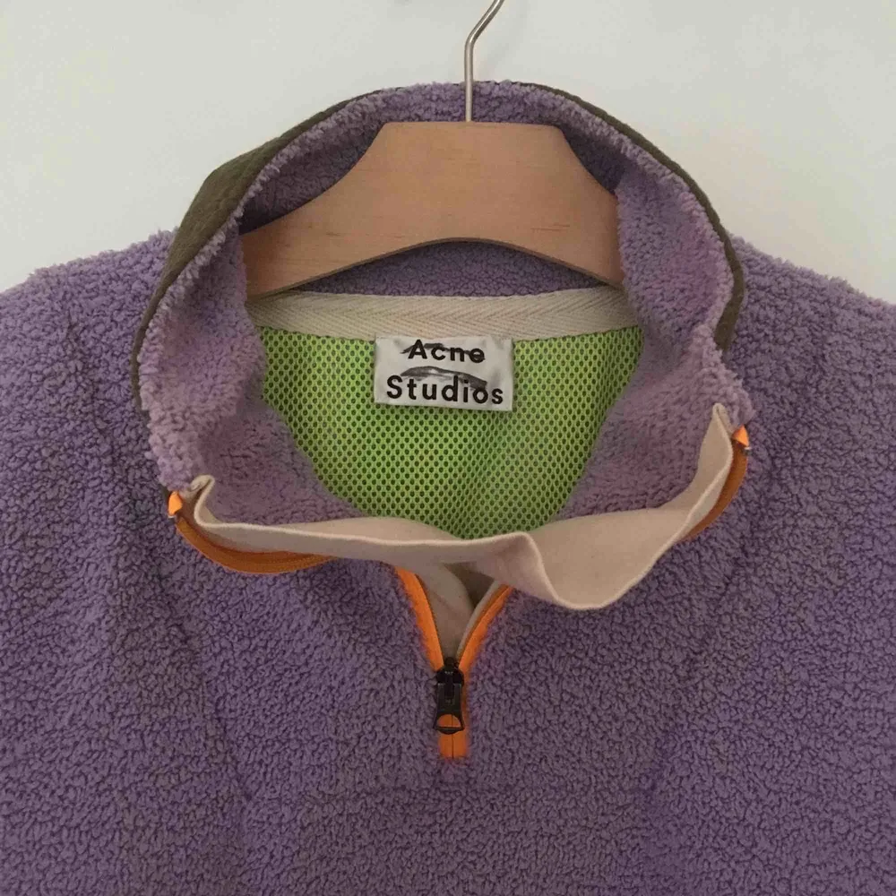 Acne Studios Terrycloth fleece sweatshirt Lilac. Aldrig använd.  . Tröjor & Koftor.