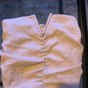  - Helt ny topp från HM.  