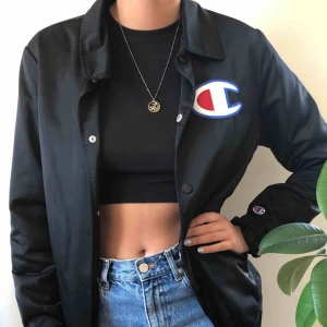  - Champion jacka som används 3 gånger, köpte den för 700kr. Köparen betalar frakt