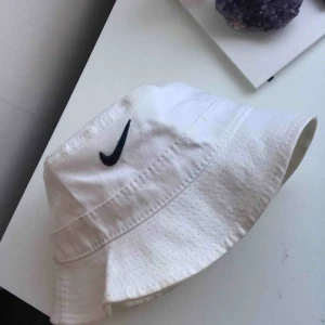 - Buckethat från Nike 🔥 Använd en gång.