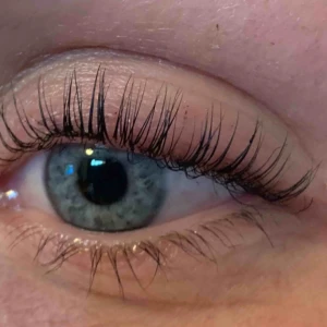  - Lashlift har certifikat, frans förlängning och andra behandlingar 