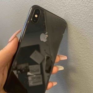  - Säljer min iPhone X det bara buda och jag vill ha seriösa köpare  vi börjar på 500kr