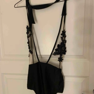  - Helt ny bodysuit i strl S, från Boohoo. Aldrig använd 