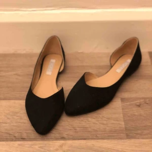  - Oanvända skor från Nelly. Nyskick!