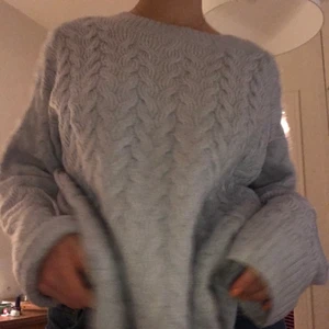 Stickad tröja - Jättegosig stickad tröja i ljusblått💜💜