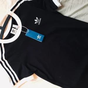 Adidas  - Helt ny, lappen kvar. 