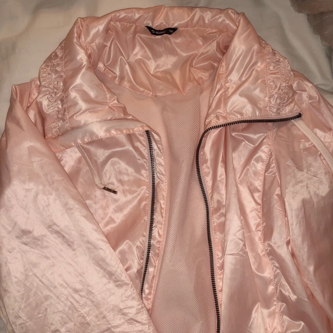 Ljusrosa jacka från Soc