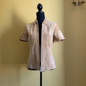 Äcklande skin - Köpt secondhand. Äkta skin. 