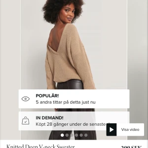 Stickad tröja - En super fin beige stickad tröja från NAKD i strl xs-s. Kommer aldrig till användning och därför säljer jag den. Den är som ny! Säljer för extremt billigt pris, ord 299kr