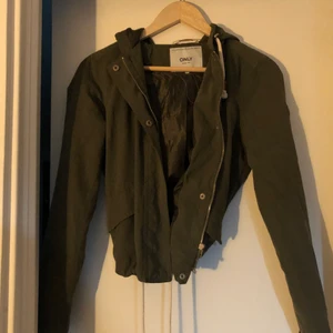 Jacka - Köpte jackan för två år sedan, men aldrig använt den.