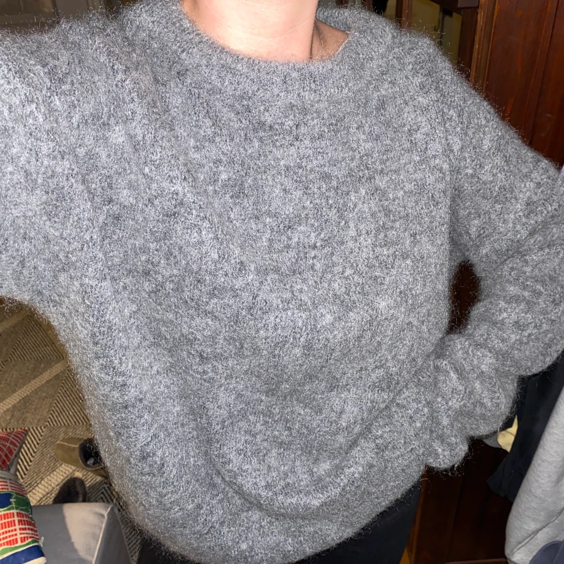 Stickad grå tröja från Acne