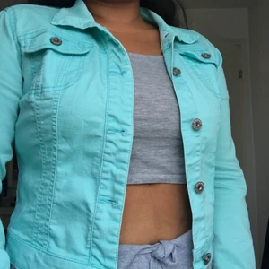 Tygjacka M/L - I bra skick! Strl 38 men passar både M/L (förmodligen bäst på M).