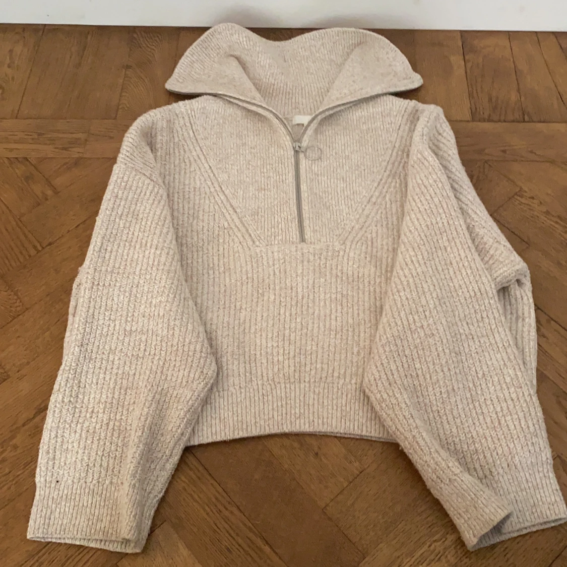 H&M stickat storlek L