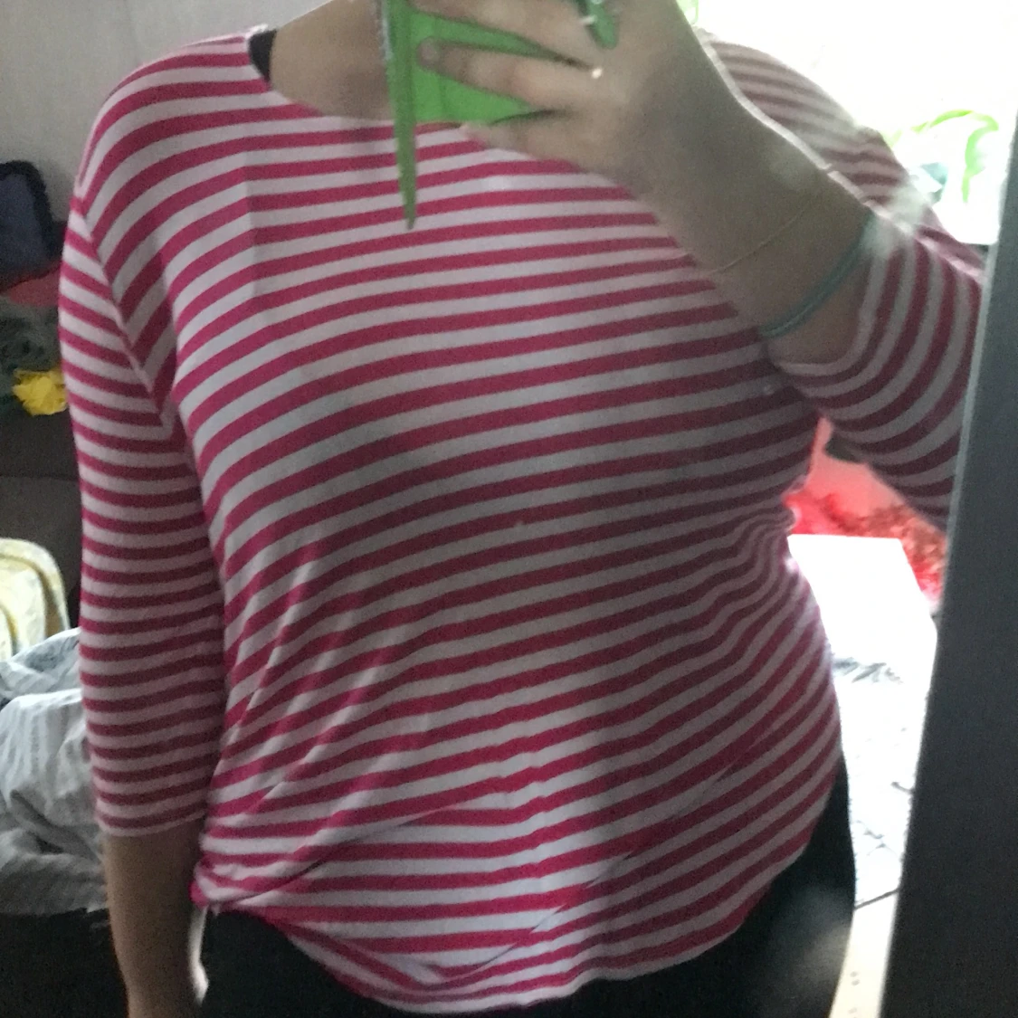 Råsa/vit tröja i bra skick - 90