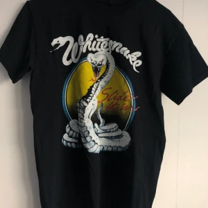 White Snake merch - Merch från när White Snake var och spelade på Furuvikparken i Furuvik. Aldrig använd och i storlek XS eller S. 