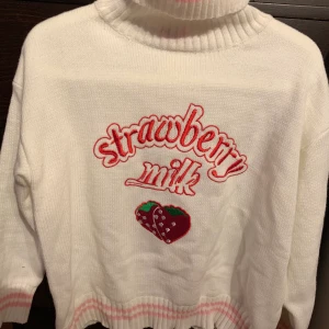Strawberry Milk stickad tröja -  helt oanvänd 💕 263kr med frakt 