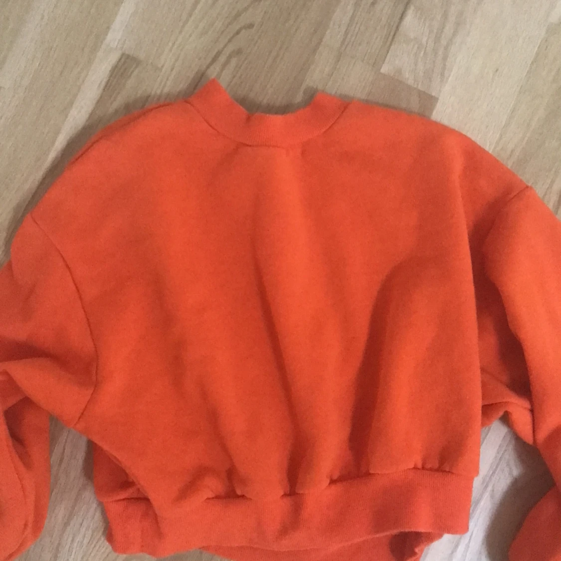 Orange hoodie - 90