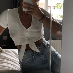 Topp från ? - Supersöt topp i storlek S 60kr frakt tillkommer på 43 kr