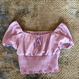 Purple blouse - Cropped, satin blouse. Perfect conditions, worn once. 