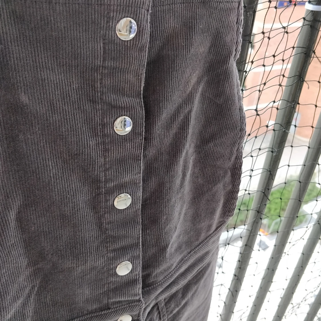 Manchesterklänning med knappar  - 91