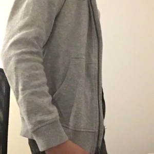 Lyle&Scott kofta, år 10-11 - Lyle&scott kofta, år 10-11, 150kr