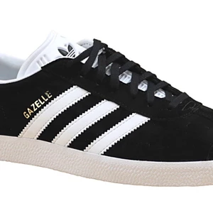 Adidas Gazelle Svarta  - Väldigt bra skick, knappt använda! Kan mötas i Stockholm. 