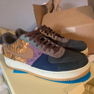 Travis Scott Air force1 Cactus Jack - Nya cactus jack, köpta helt nya. Allt orginal, knappt använda