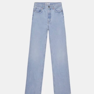 Populära Zara 90’s jeans - Storlek 36, bara testade. Lappar kvar. Buda i kommentarer 