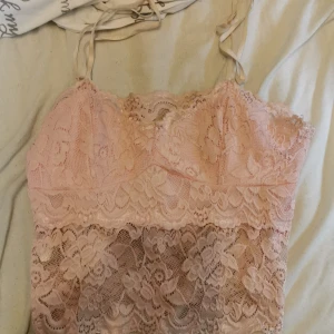 Rösta spets topp  - Använd en gång stl M/S den är från Spanien 