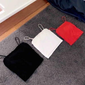  - Endast röda linnet kvar 💗  - köpare står för frakt