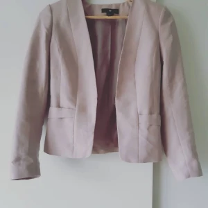  - Kavaj i mindre modell