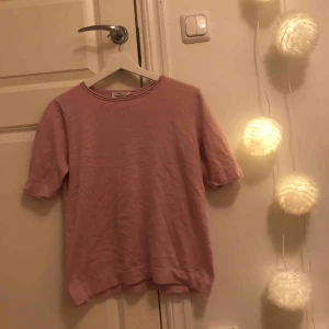  - Söt fin-stickad tröja från Kappahl💘 Frakt tillkommer och betalning sker via swish!  Skicka för mer info